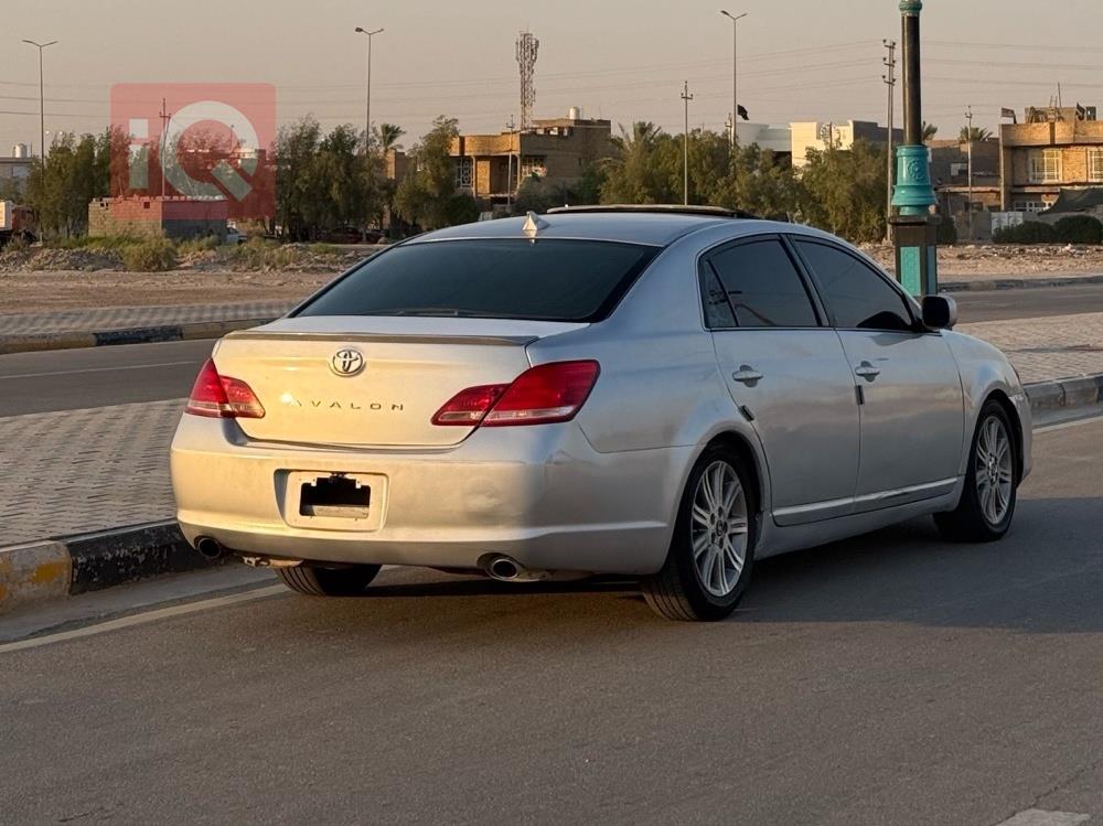 تويوتا أفالون